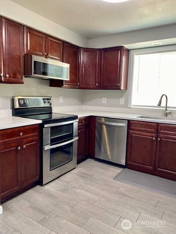 416 Mckenzie Avenue SW, Yelm, WA 98597