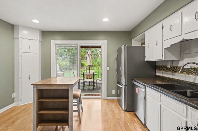 1005 Overland Trail, Papillion, NE 68046