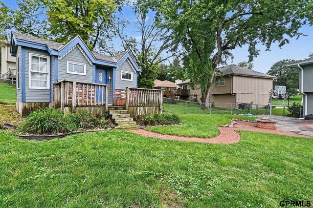 1005 Overland Trail, Papillion, NE 68046
