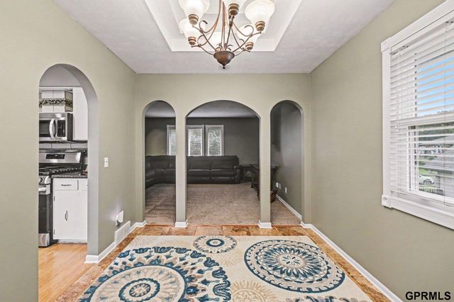 1005 Overland Trail, Papillion, NE 68046