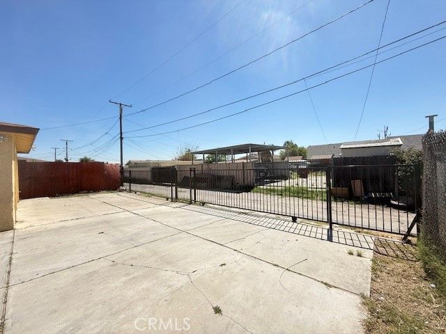 818 E C St, Colton, CA 92324