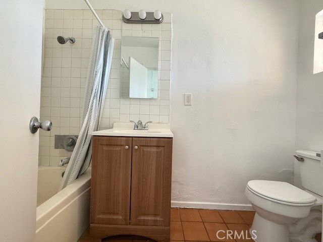 818 E C St, Colton, CA 92324