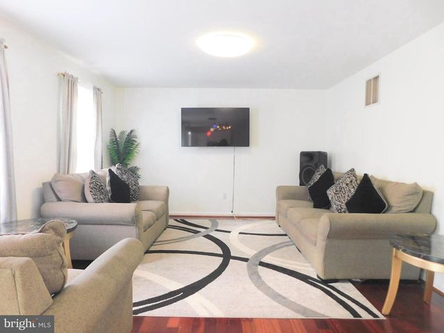 545 KENAN ST, Taneytown, MD 21787