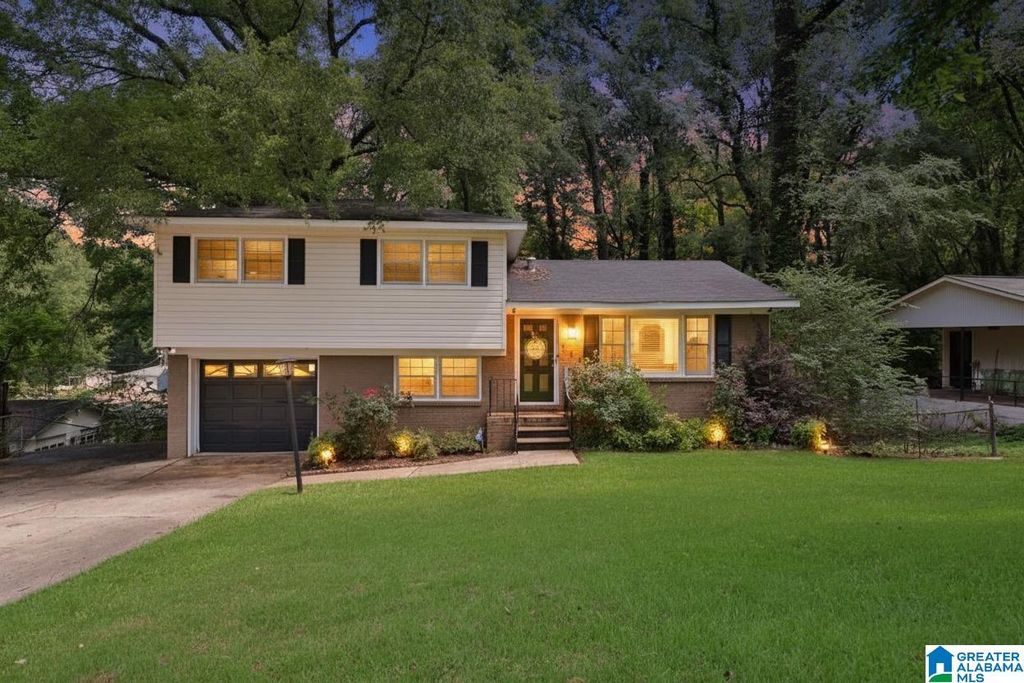 523 ARGONNE DRIVE NE, Center Point, AL 35215