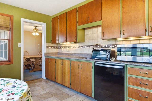 29319 Cresthaven Drive, Willowick, OH 44095