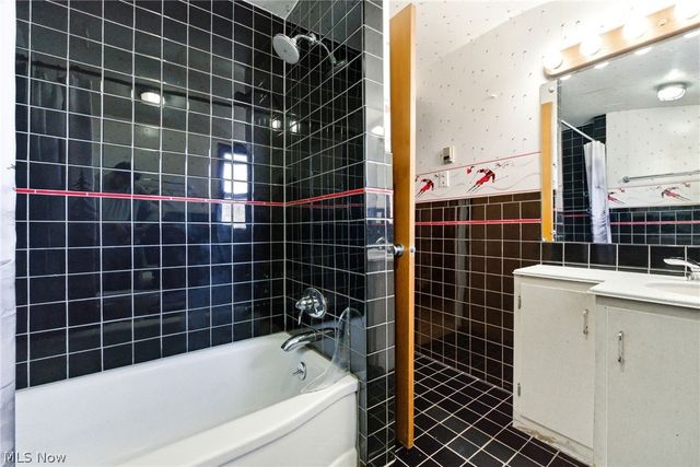 29319 Cresthaven Drive, Willowick, OH 44095