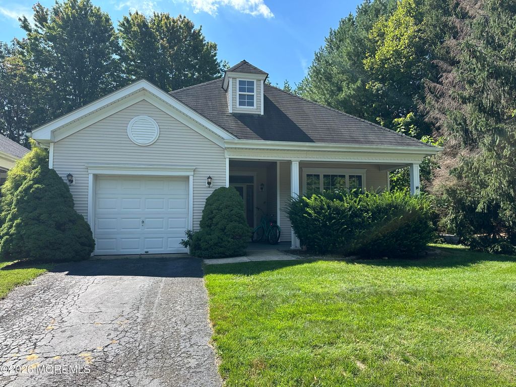 30 Silverwoods Drive, Lakewood, NJ 08701