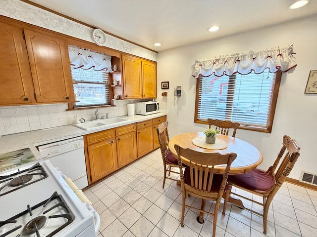 2939 Cannon Street, Rockford, IL 61109