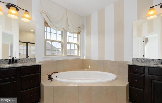 42101 PIEBALD SQ, Aldie, VA 20105