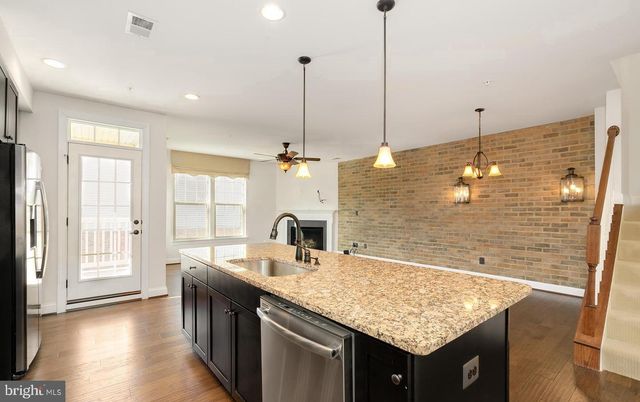 42101 PIEBALD SQ, Aldie, VA 20105