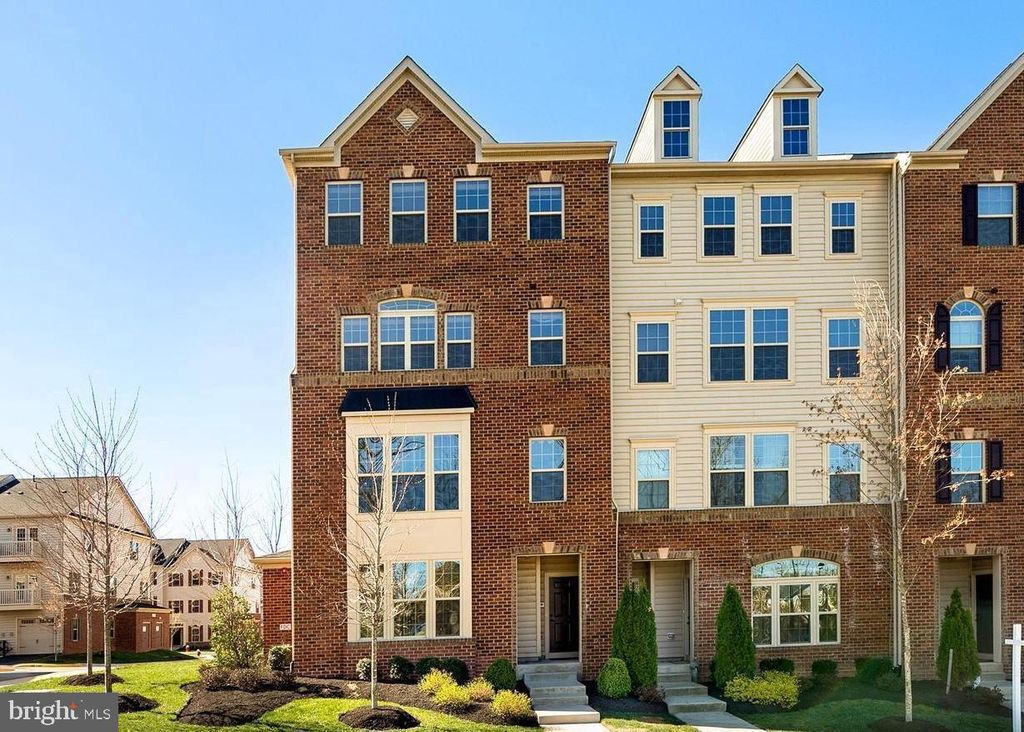 42101 PIEBALD SQ, Aldie, VA 20105
