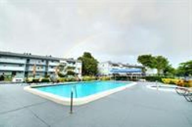 8401 LAGOS DE CAMPO Boulevard 306V, Tamarac, FL 33321