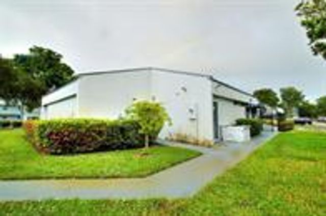 8401 LAGOS DE CAMPO Boulevard 306V, Tamarac, FL 33321
