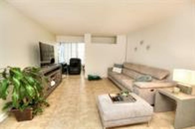 8401 LAGOS DE CAMPO Boulevard 306V, Tamarac, FL 33321