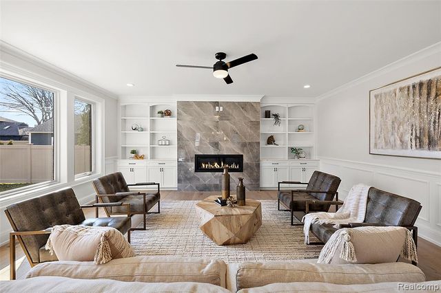 2182 Buckingham Avenue, Birmingham, MI 48009