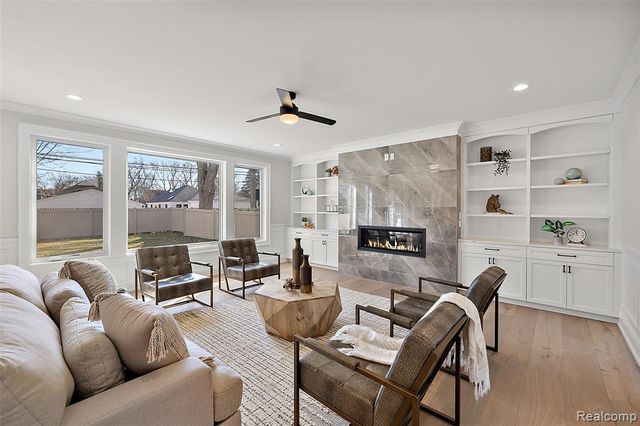 2182 Buckingham Avenue, Birmingham, MI 48009