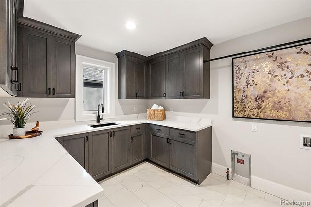 2182 Buckingham Avenue, Birmingham, MI 48009