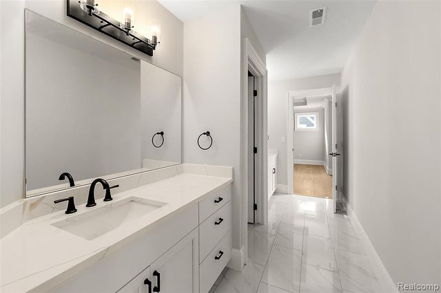 2182 Buckingham Avenue, Birmingham, MI 48009