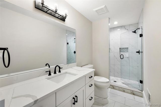 2182 Buckingham Avenue, Birmingham, MI 48009