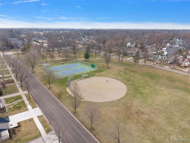 2182 Buckingham Avenue, Birmingham, MI 48009