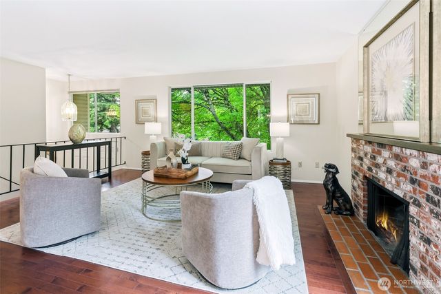 155 Capella Drive NW, Issaquah, WA 98027