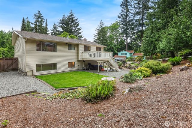 155 Capella Drive NW, Issaquah, WA 98027