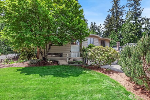 155 Capella Drive NW, Issaquah, WA 98027
