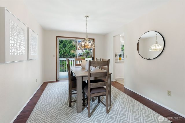 155 Capella Drive NW, Issaquah, WA 98027