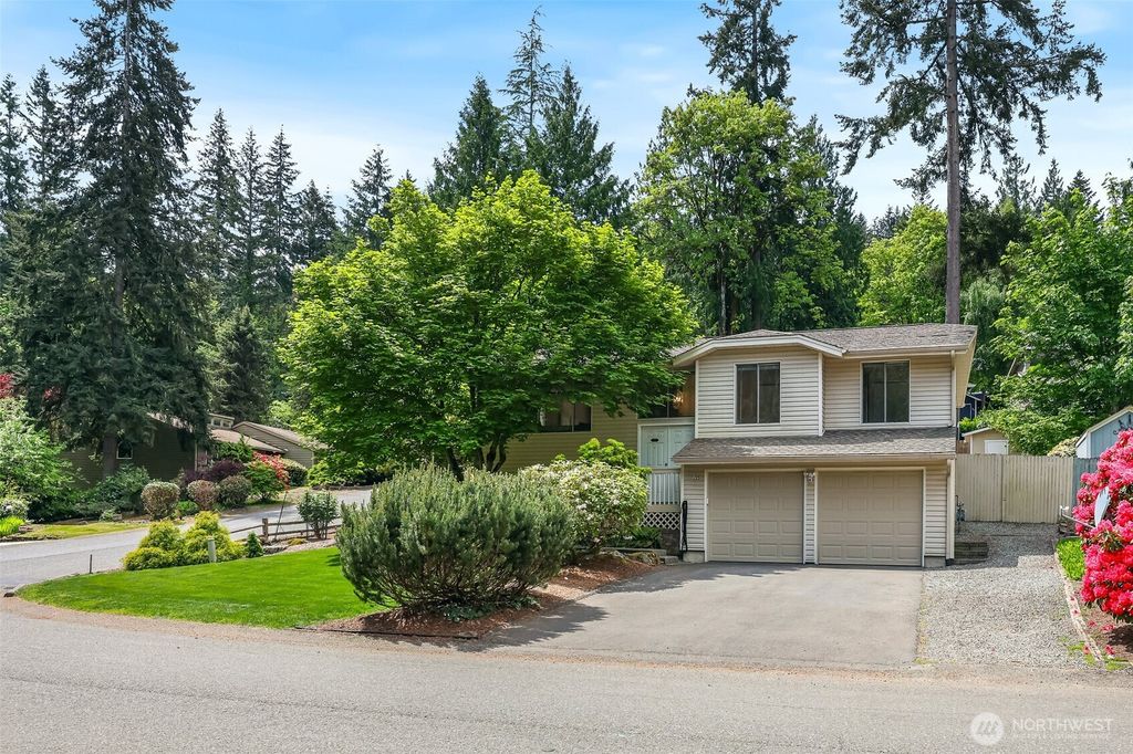 155 Capella Drive NW, Issaquah, WA 98027