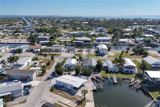 2831 York RD, St James City, FL 33956