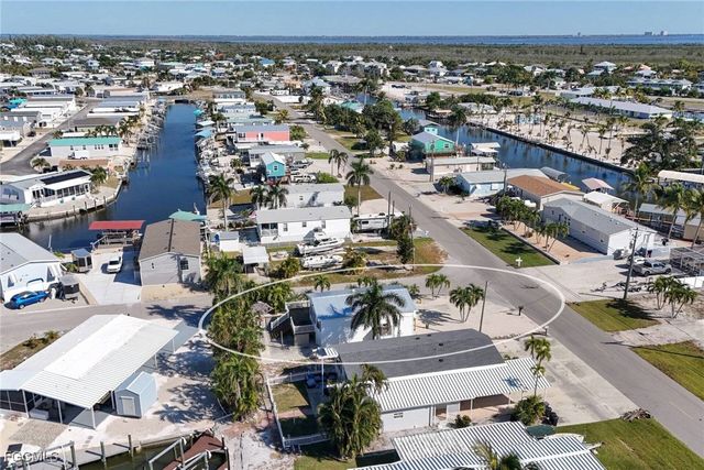 2831 York RD, St James City, FL 33956