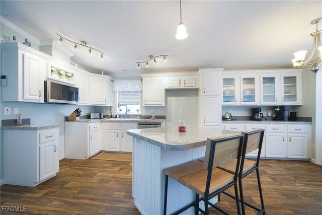 2831 York RD, St James City, FL 33956