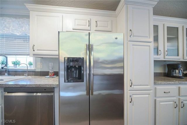 2831 York RD, St James City, FL 33956