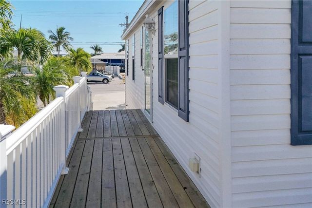 2831 York RD, St James City, FL 33956