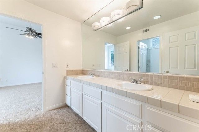 562 Ravensbury, Lake Sherwood, CA 91361