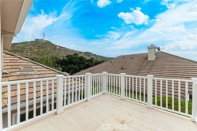 562 Ravensbury, Lake Sherwood, CA 91361