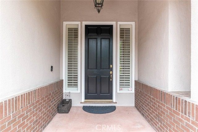 562 Ravensbury, Lake Sherwood, CA 91361