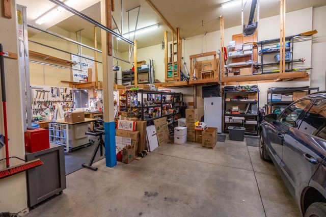 3326 NW Windwood Way, Bend, OR 97703