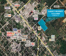 1918 b, Floresville, TX 78114
