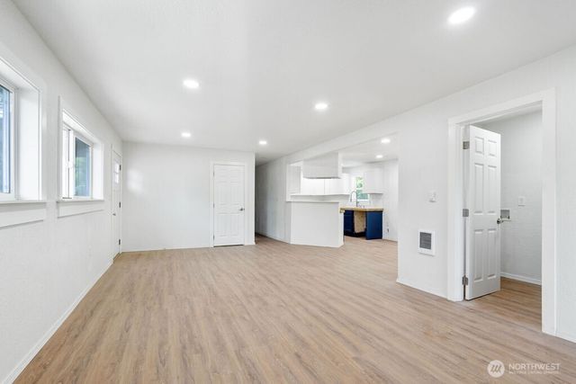 13 Barrett Road W, Montesano, WA 98563