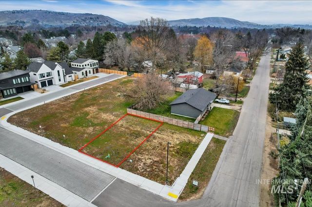 3018 N Water Run, Boise, ID 83703