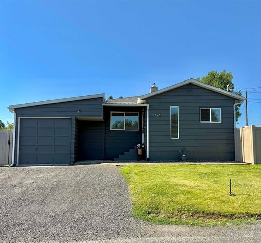 1924 Cedar Avenue, Lewiston, ID 83501