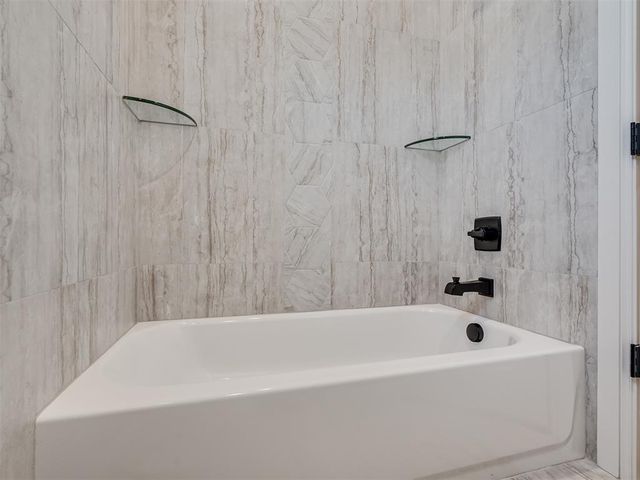 360 Old Farm Road, Edmond, OK 73034