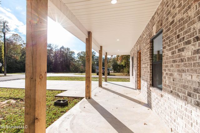 801 Fourth Street, Picayune, MS 39466