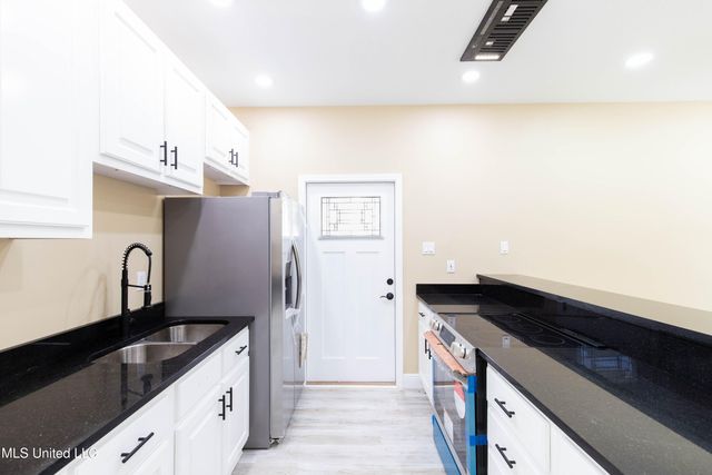 801 Fourth Street, Picayune, MS 39466