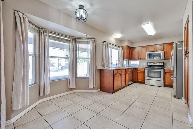 3236 E Hiddenview Drive, Phoenix, AZ 85048