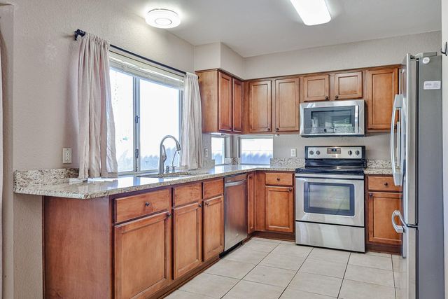 3236 E Hiddenview Drive, Phoenix, AZ 85048