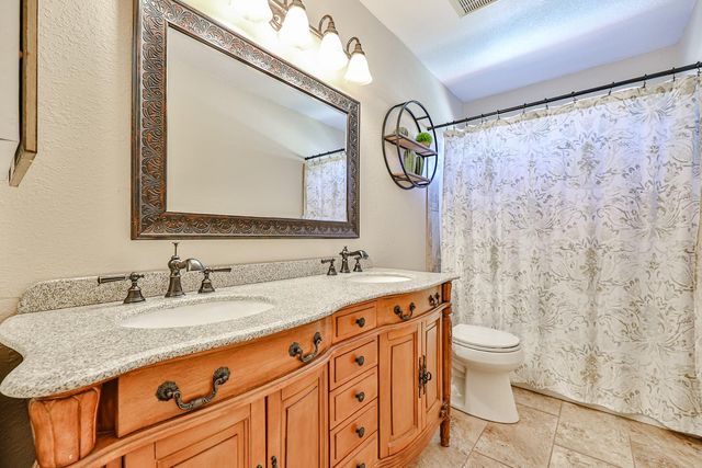 3236 E Hiddenview Drive, Phoenix, AZ 85048