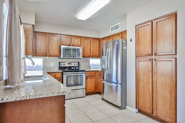 3236 E Hiddenview Drive, Phoenix, AZ 85048