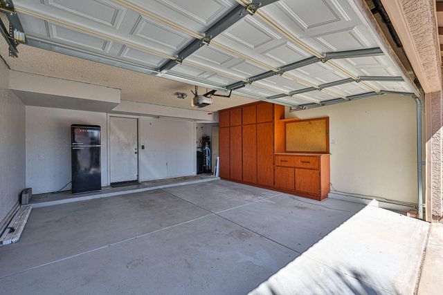 3236 E Hiddenview Drive, Phoenix, AZ 85048